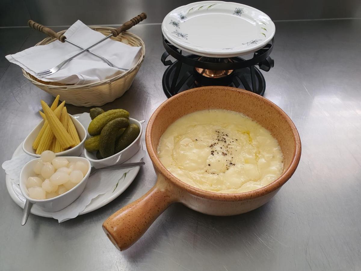 Hotel-restaurant-linde Gundlischwand