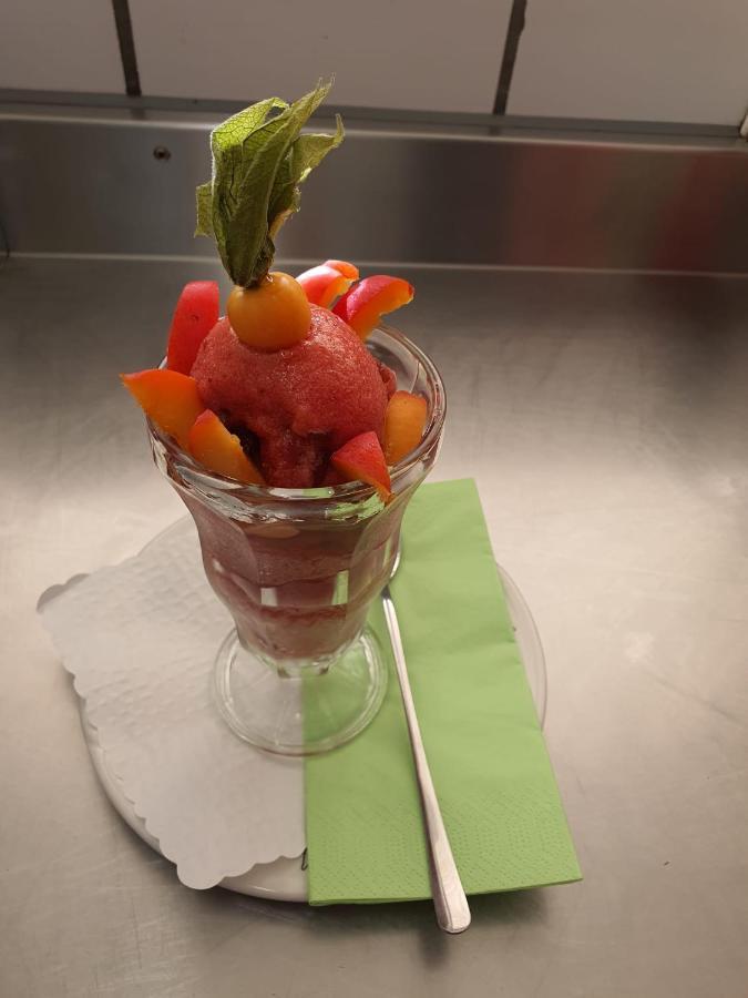 Hotel-restaurant-linde Gundlischwand